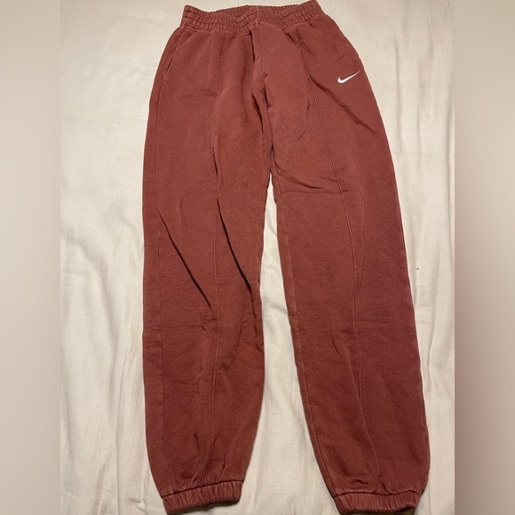 Nike Sweatpants - Picture 2 of 6